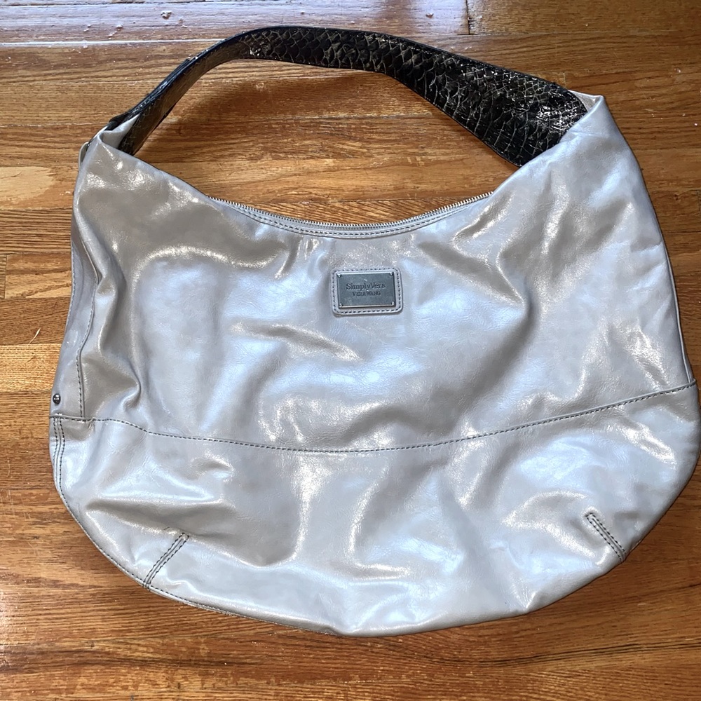 Like New Vera Wang Simply Vera grey purse handbag shoulder strap
